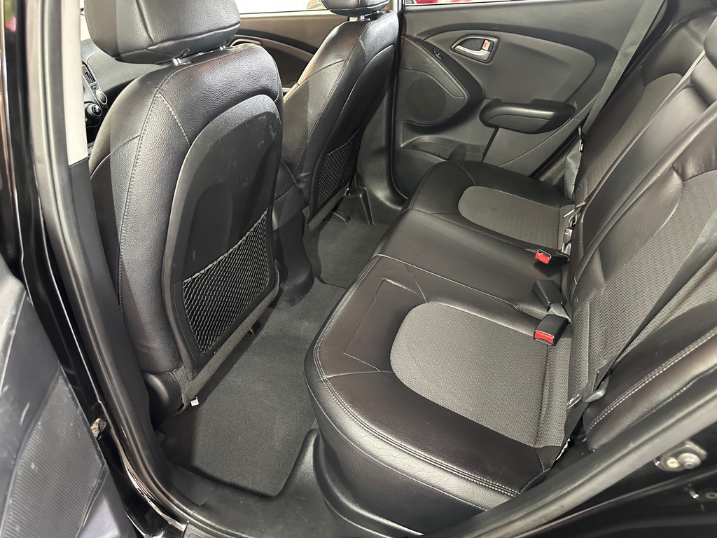 2013 Hyundai Tucson Image 11