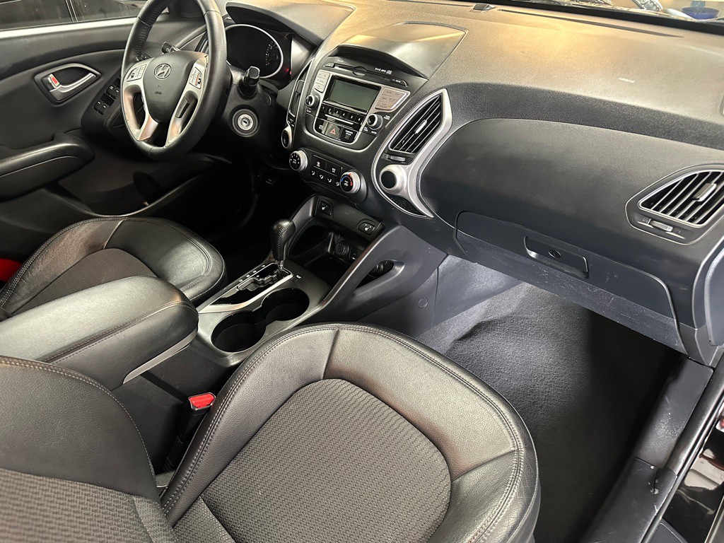 2013 Hyundai Tucson Image 12