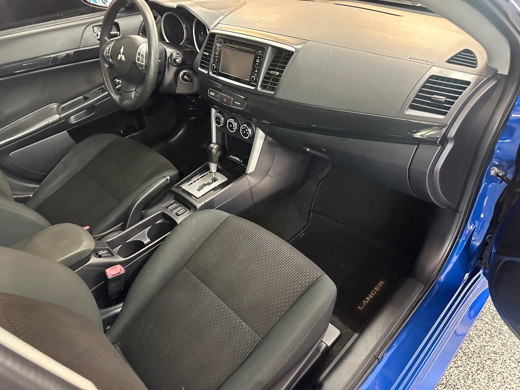 2016 Mitsubishi Lancer Image 14