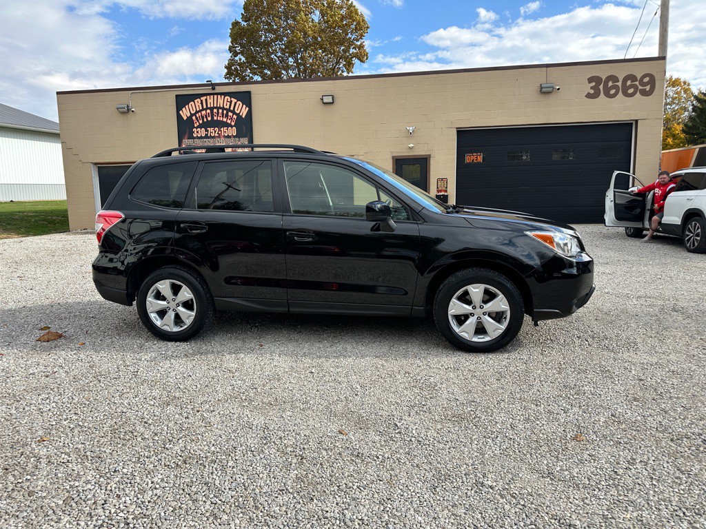 2016 Subaru Forester Image 1