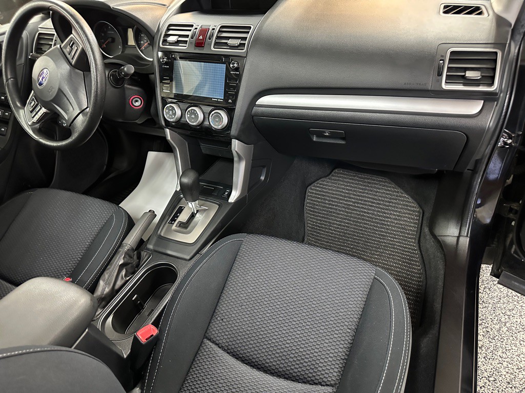 2016 Subaru Forester Image 12