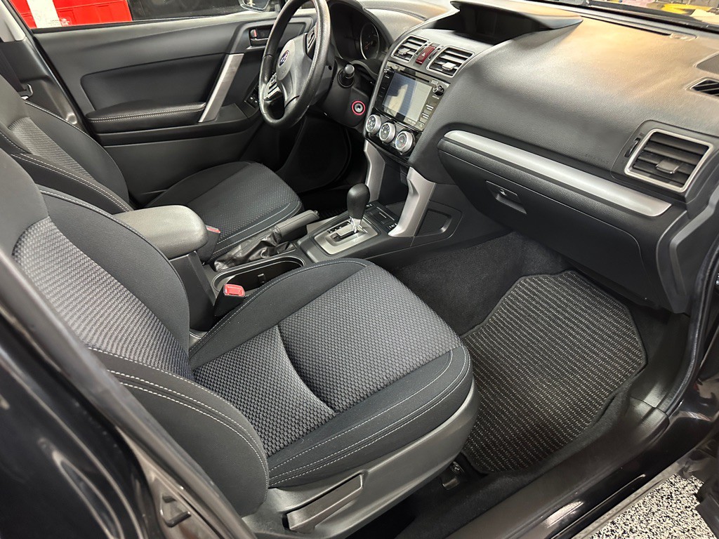 2016 Subaru Forester Image 13