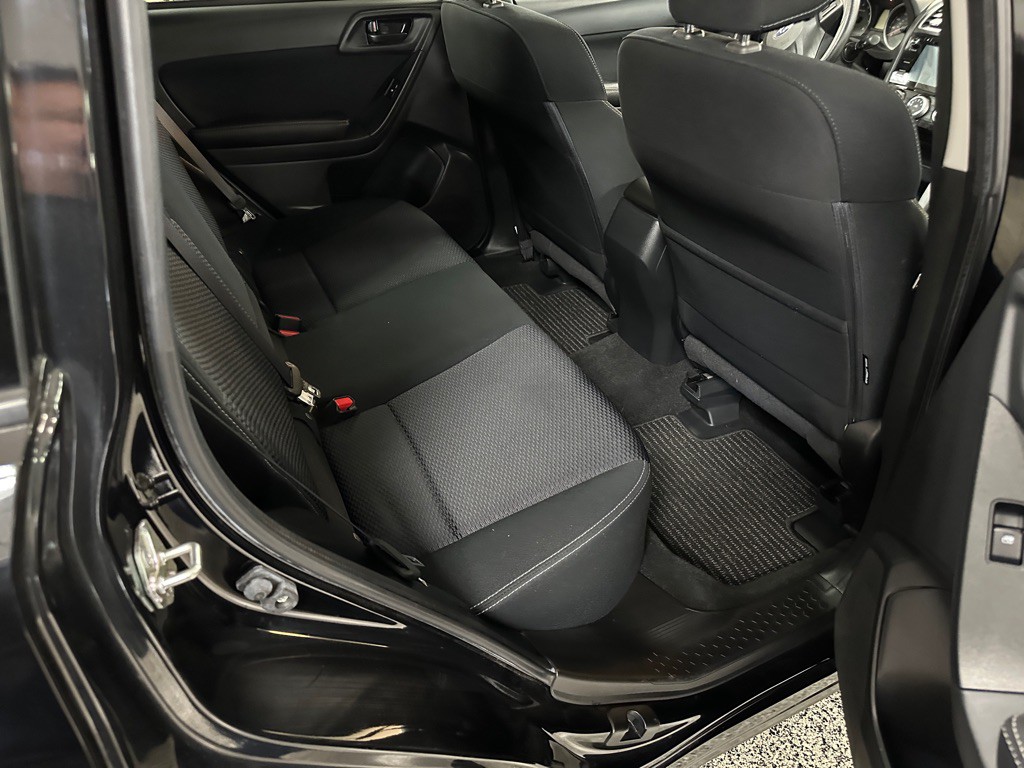 2016 Subaru Forester Image 14