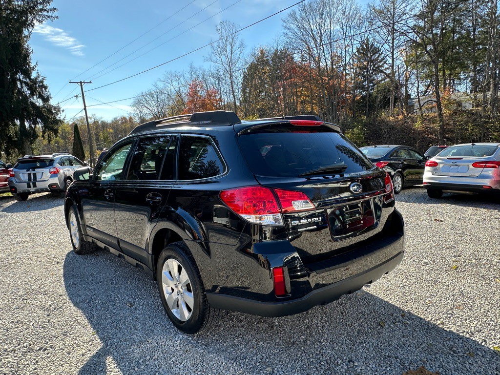 2011 Subaru Outback Image 8