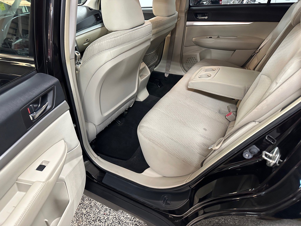 2011 Subaru Outback Image 10