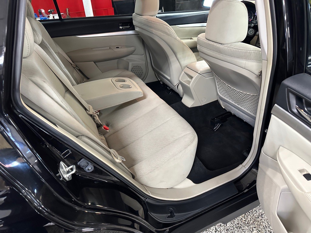 2011 Subaru Outback Image 13