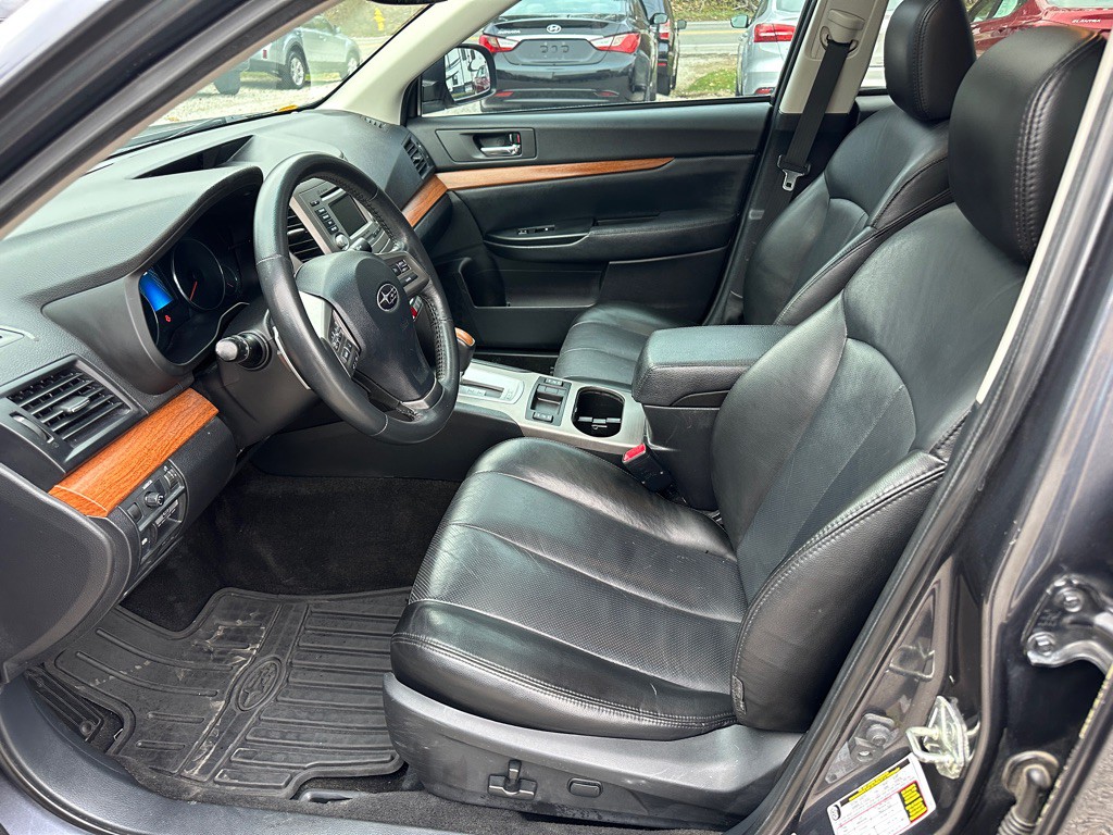 2013 Subaru Outback Image 9