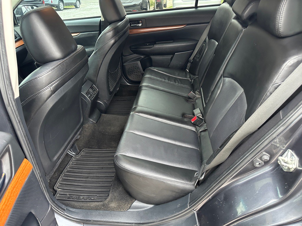 2013 Subaru Outback Image 10