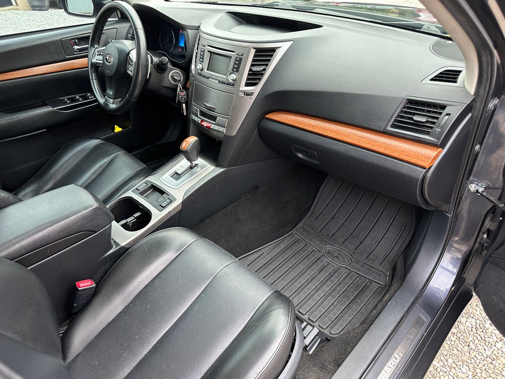 2013 Subaru Outback Image 11