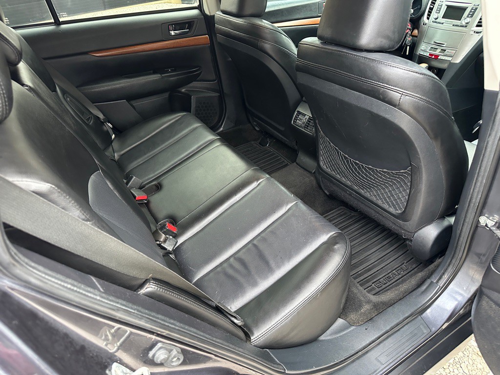 2013 Subaru Outback Image 13
