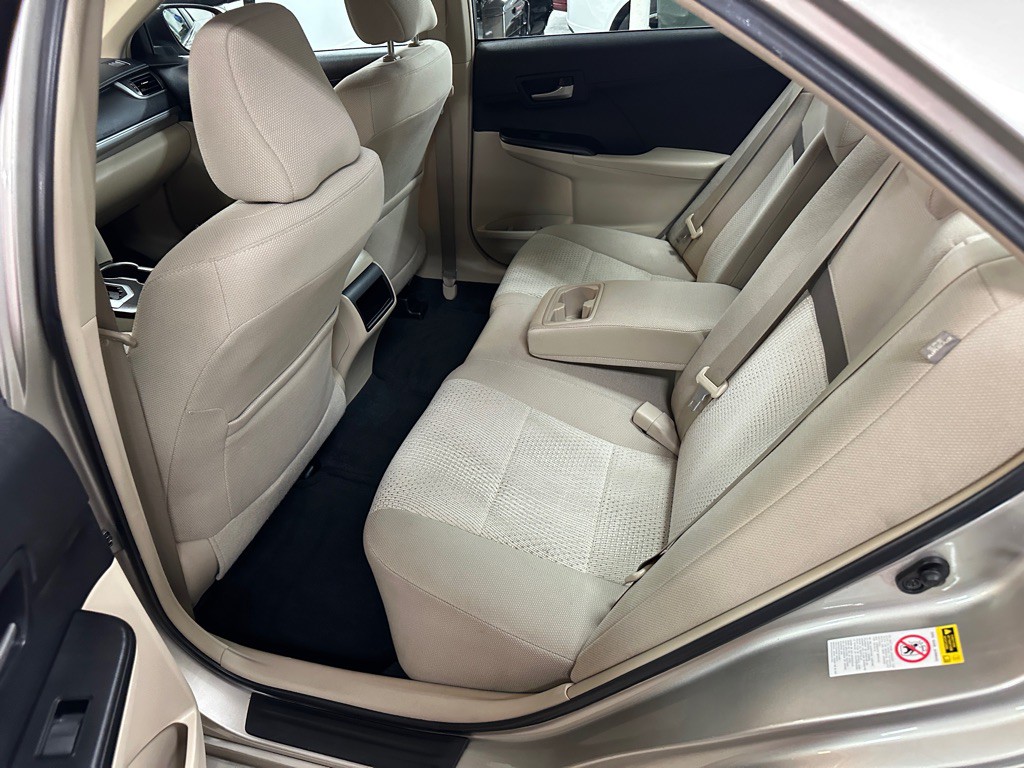 2013 Toyota Camry Image 12