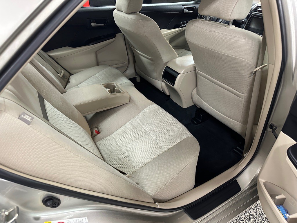 2013 Toyota Camry Image 15