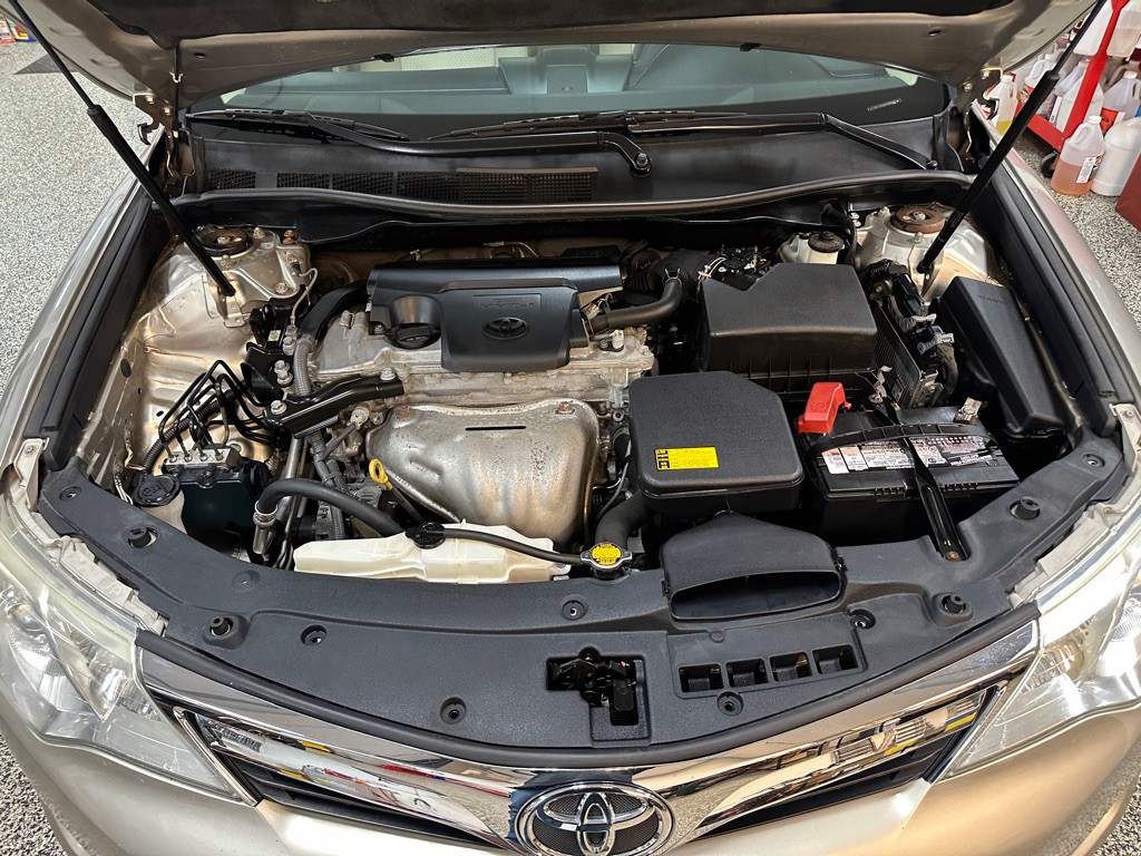 2013 Toyota Camry Image 17