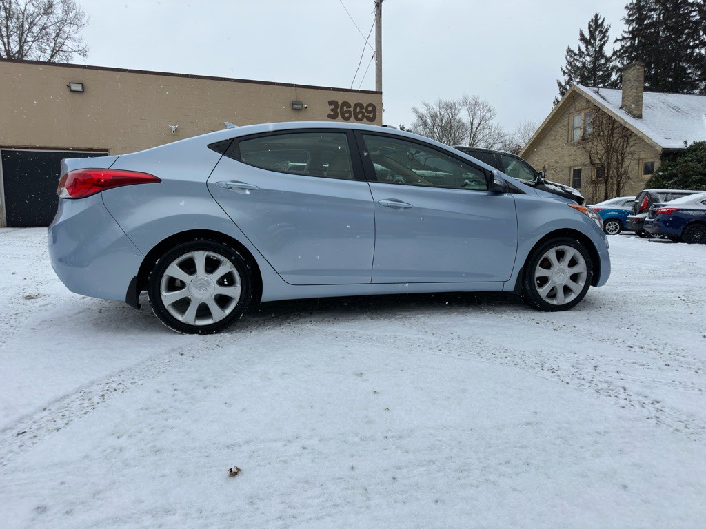 2012 Hyundai Elantra Image 2