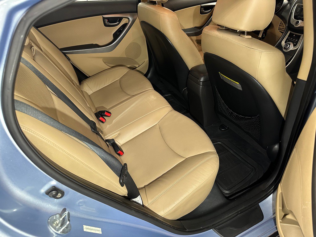 2012 Hyundai Elantra Image 15