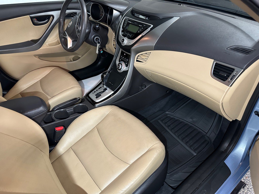 2012 Hyundai Elantra Image 11