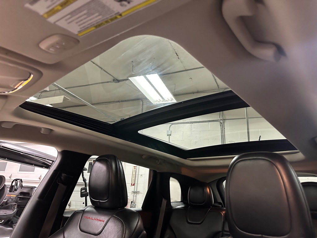 2014 Jeep Cherokee Image 16