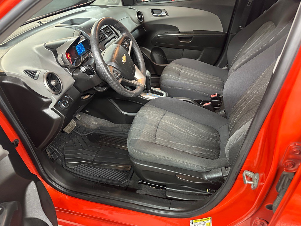 2013 Chevrolet Sonic Image 10