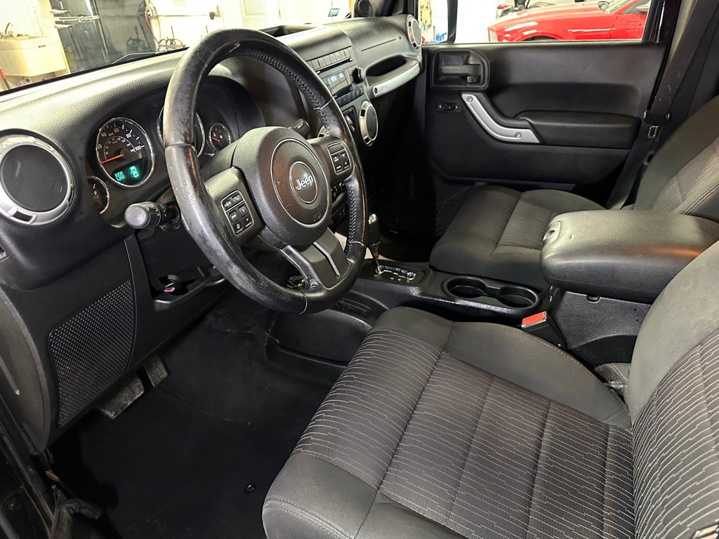 2012 Jeep Wrangler Unlimited Image 11