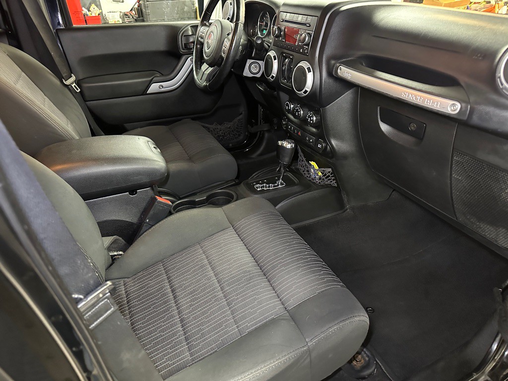 2012 Jeep Wrangler Unlimited Image 13