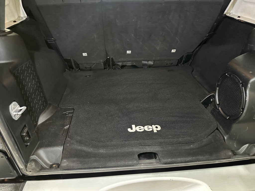 2012 Jeep Wrangler Unlimited Image 16