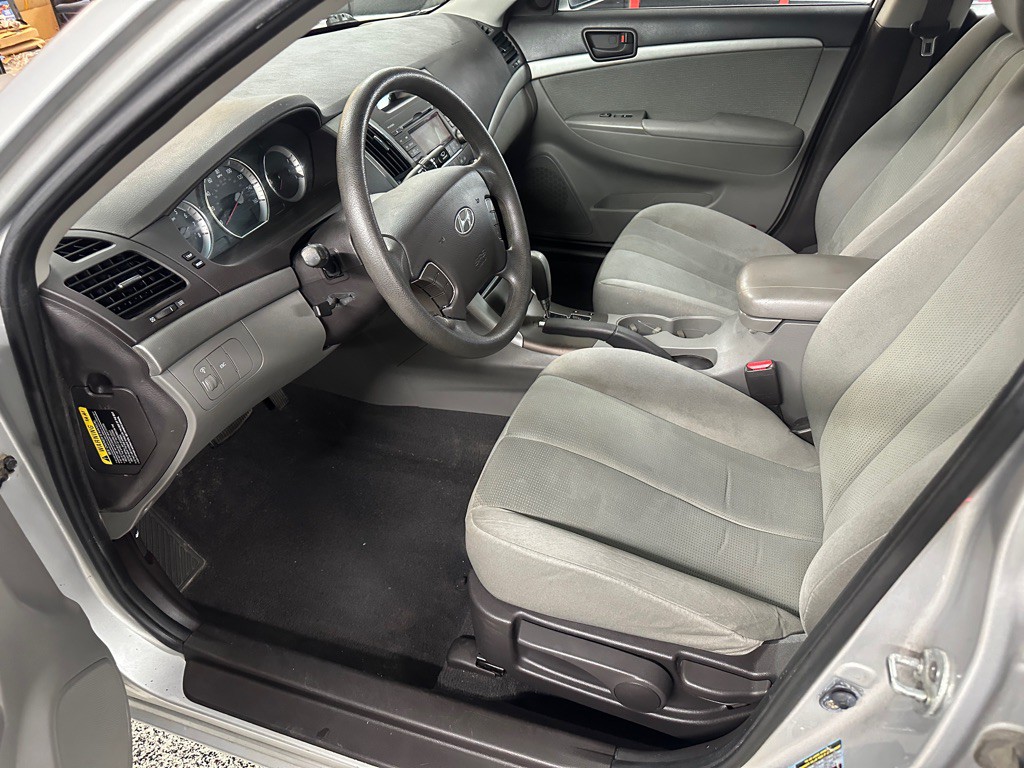 2009 Hyundai Sonata Image 8