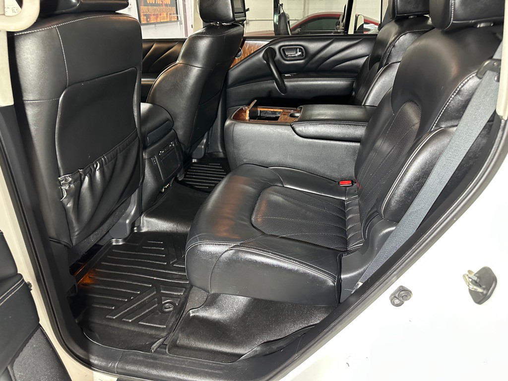 2016 INFINITI QX80 Image 14
