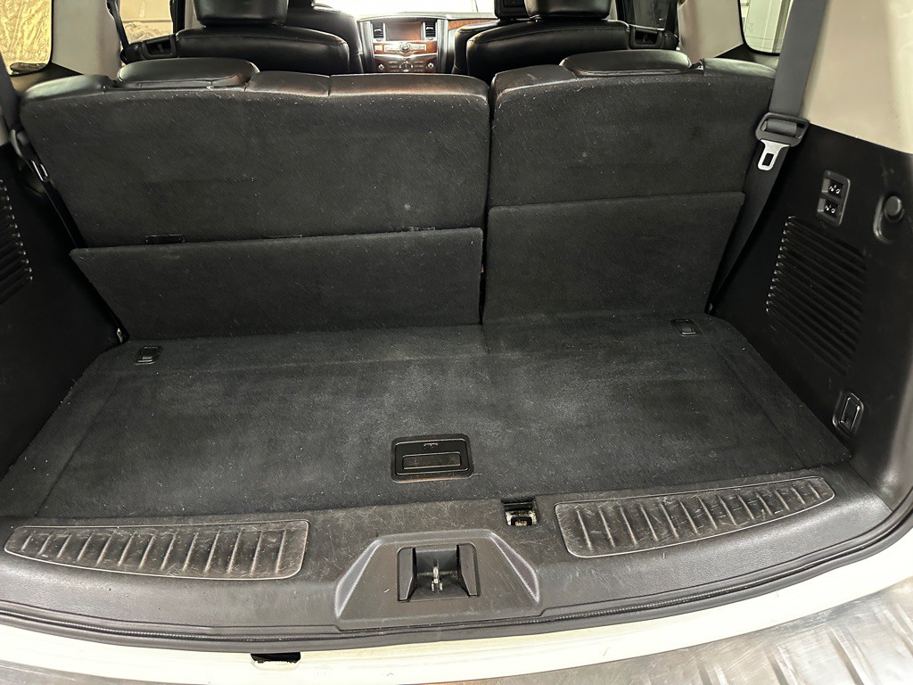 2016 INFINITI QX80 Image 16
