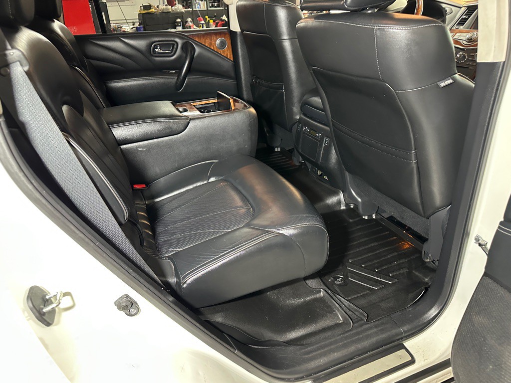 2016 INFINITI QX80 Image 17