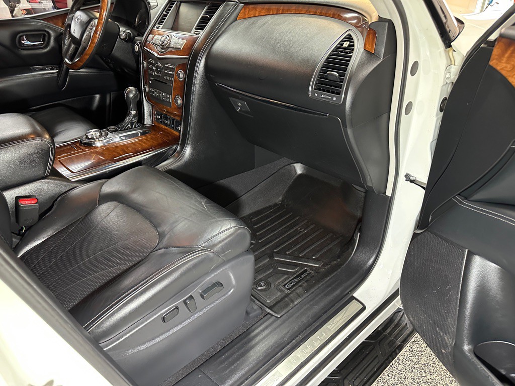 2016 INFINITI QX80 Image 19