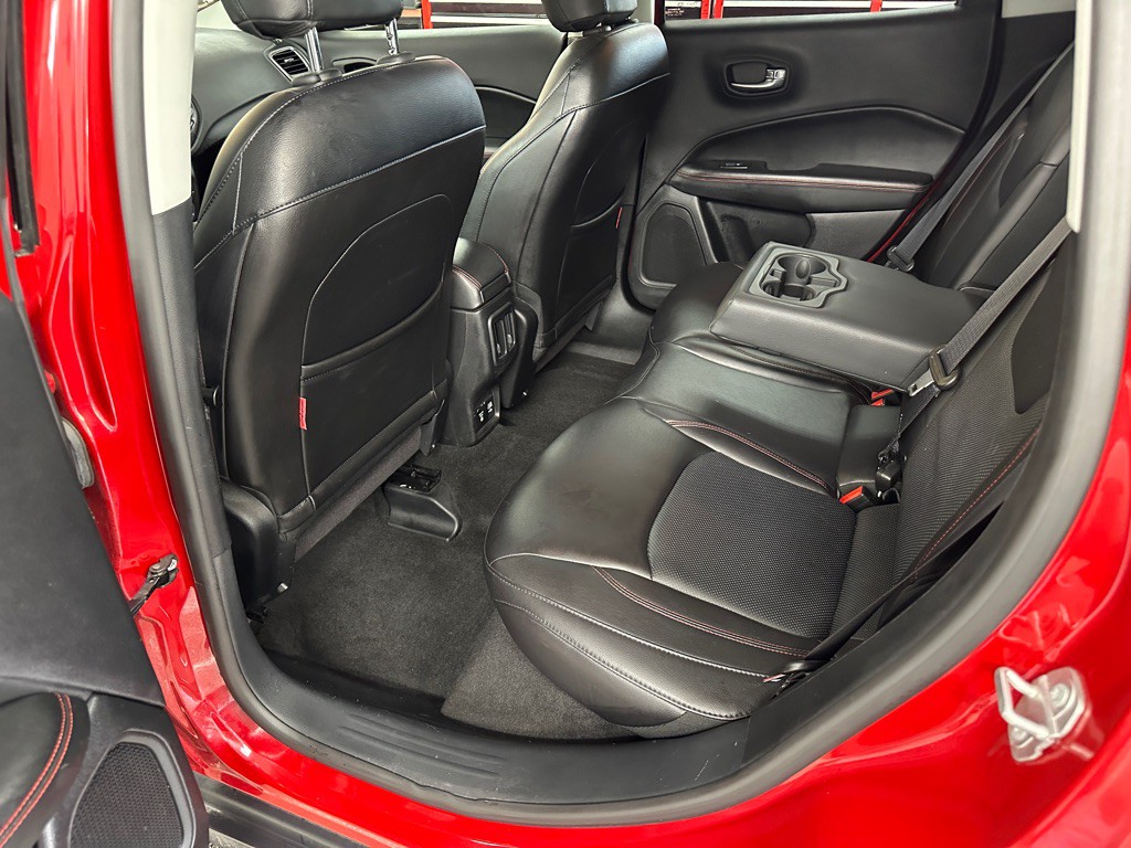 2017 Jeep Compass Image 11