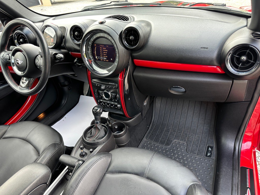 2014 MINI Cooper Image 13