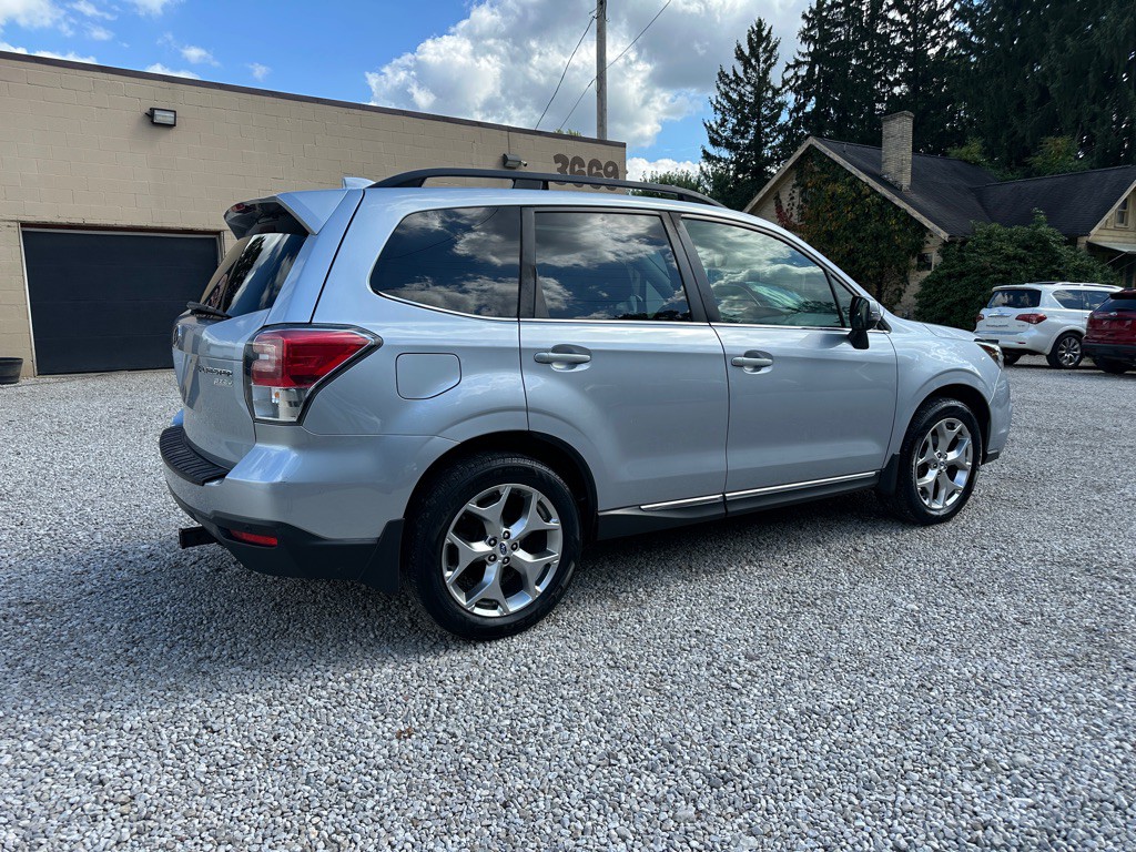 2017 Subaru Forester Image 4