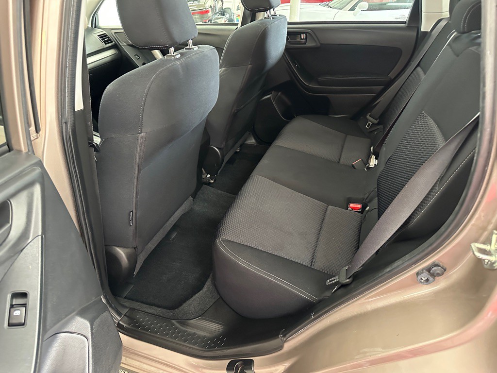 2014 Subaru Forester Image 10