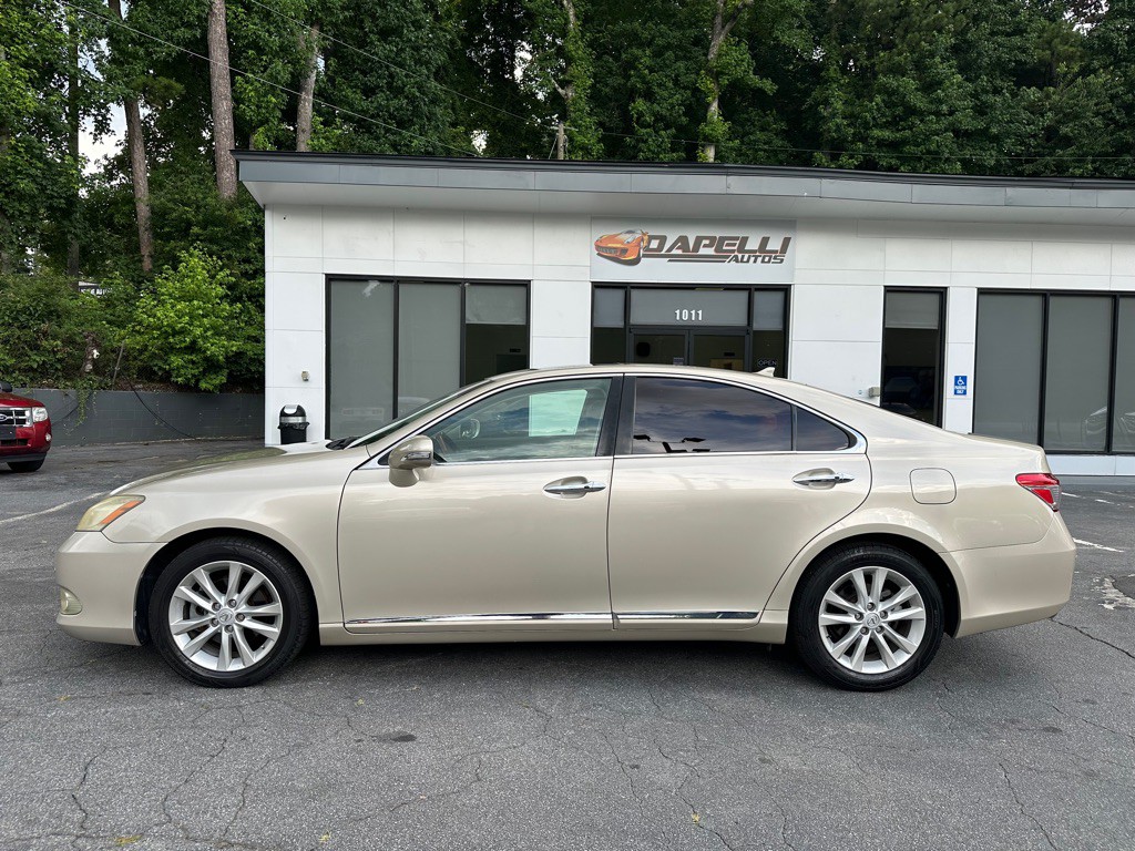 2011 Lexus ES Image 2