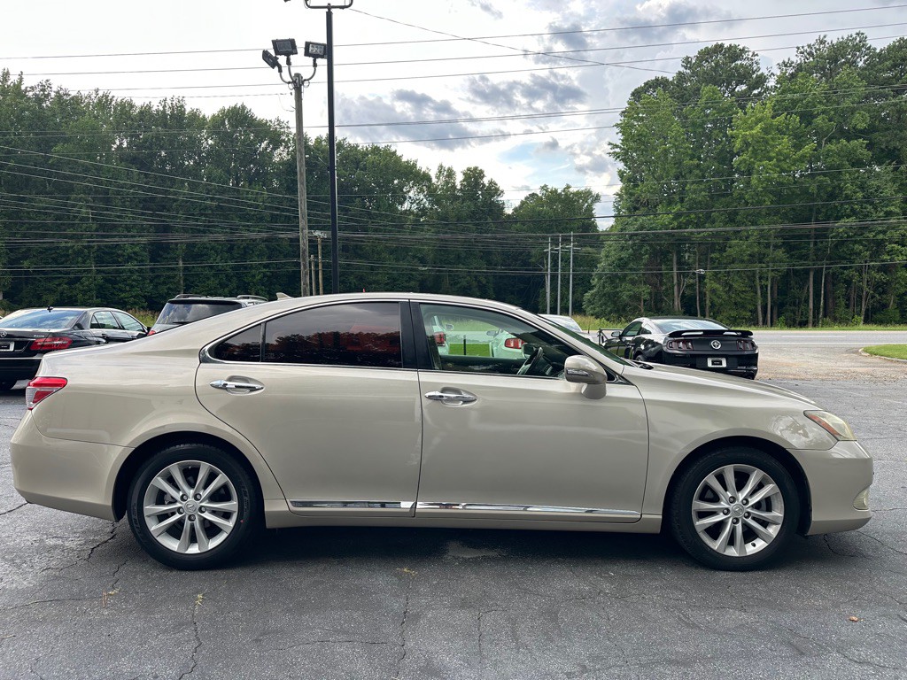 2011 Lexus ES Image 5