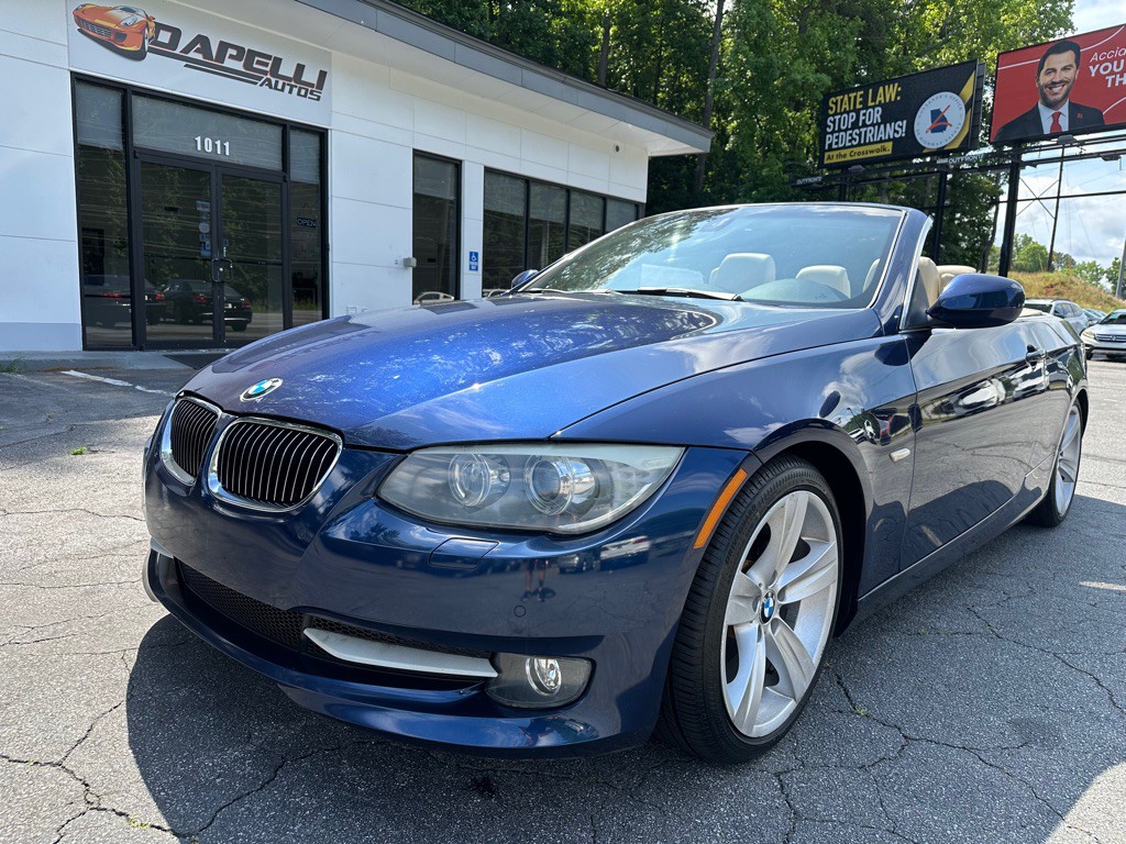 2011 BMW 3 Series Image 1
