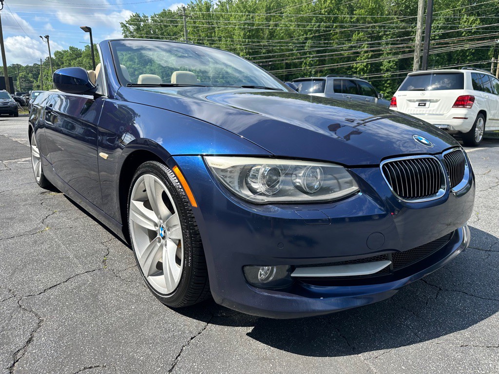 2011 BMW 3 Series Image 4