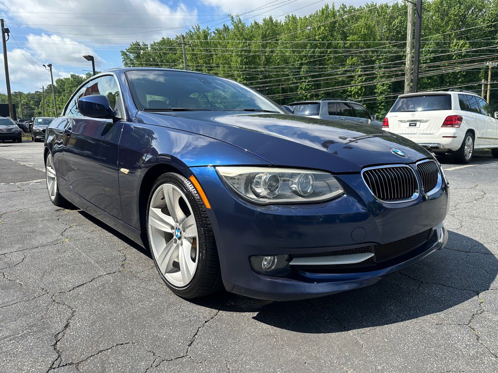 2011 BMW 3 Series Image 10
