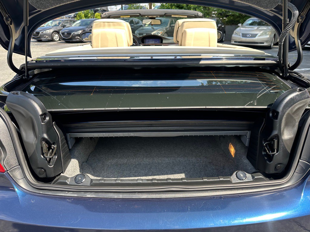 2011 BMW 3 Series Image 19