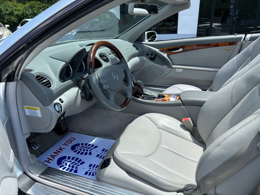 2008 Mercedes-Benz SL-Class Image 13