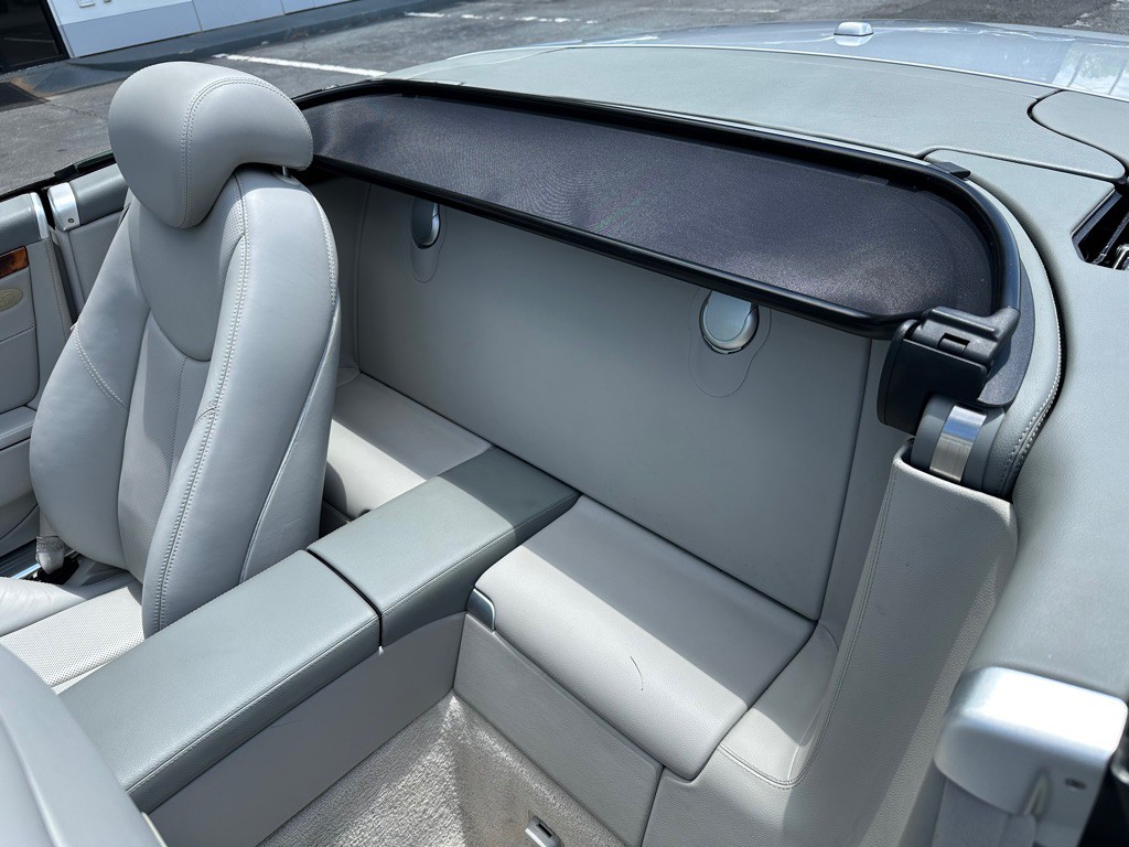 2008 Mercedes-Benz SL-Class Image 16