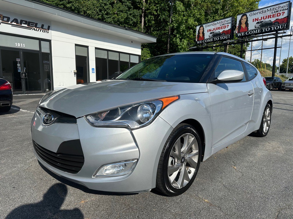 2017 Hyundai Veloster Image 1
