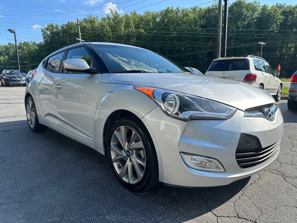 2017 Hyundai Veloster Image 4
