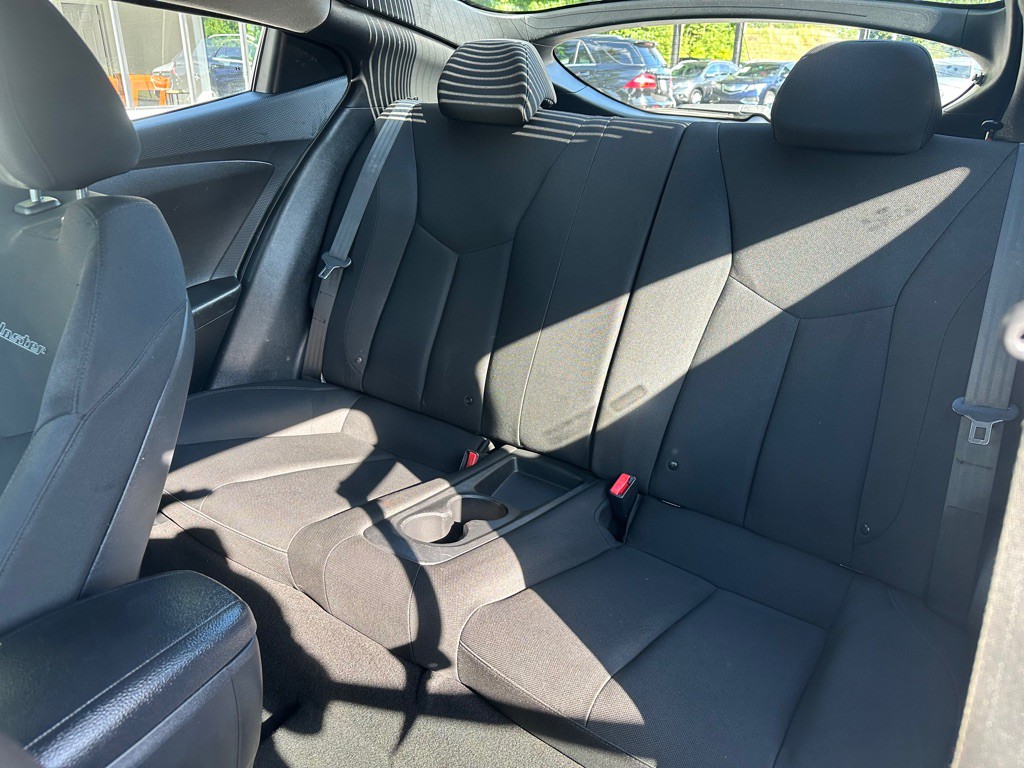 2017 Hyundai Veloster Image 10