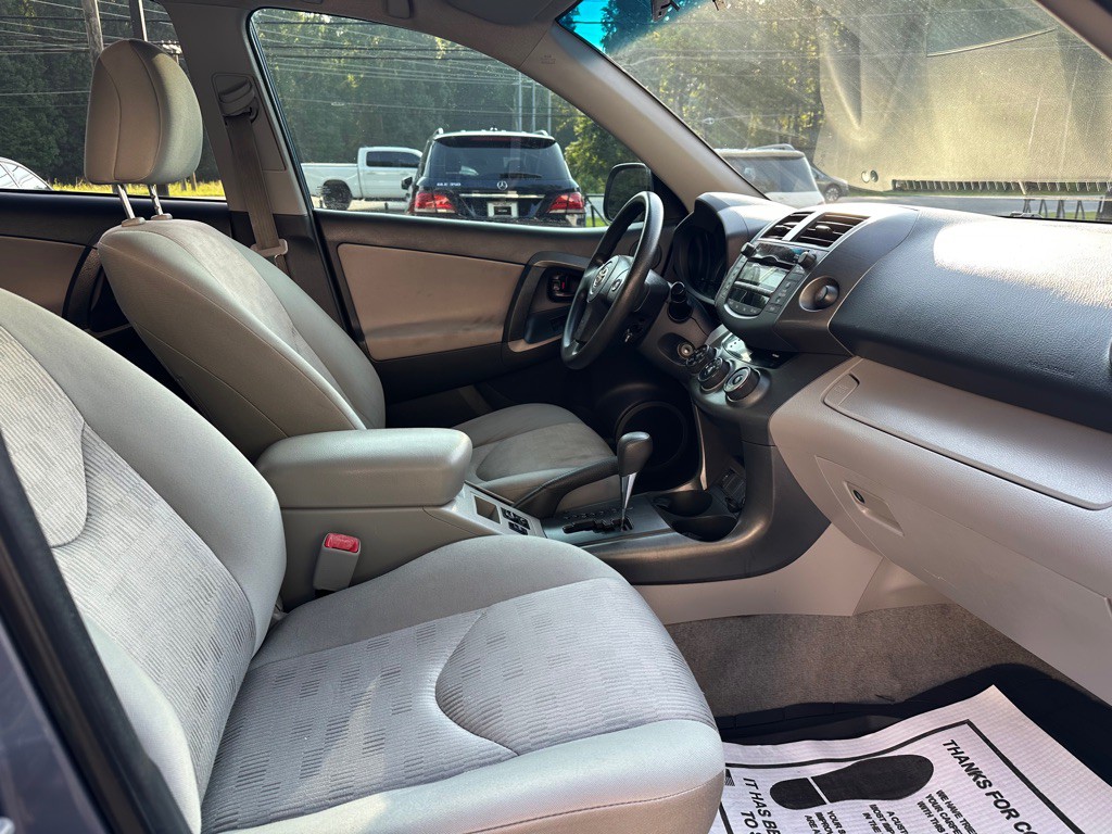2011 Toyota Rav4 Image 8