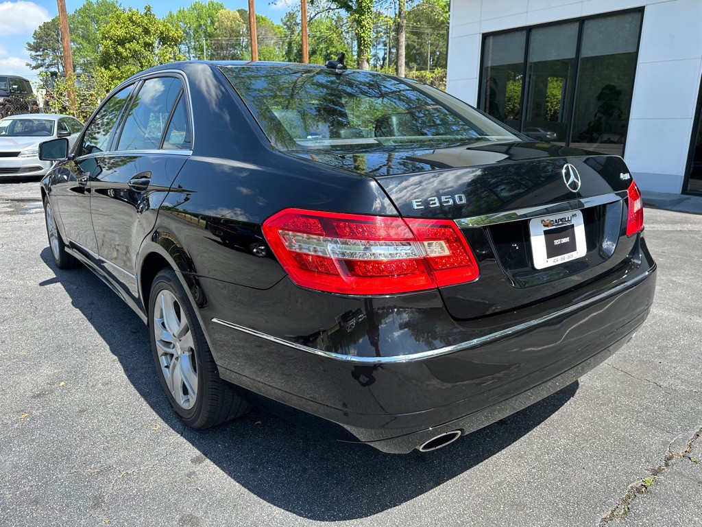 2011 Mercedes-Benz E-Class Image 3