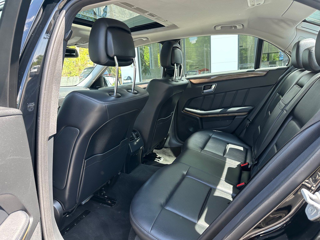 2011 Mercedes-Benz E-Class Image 10