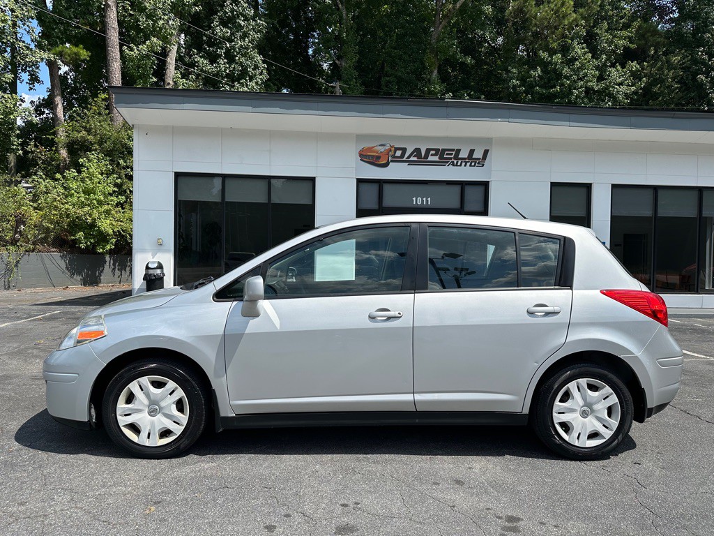 2012 Nissan Versa Image 2