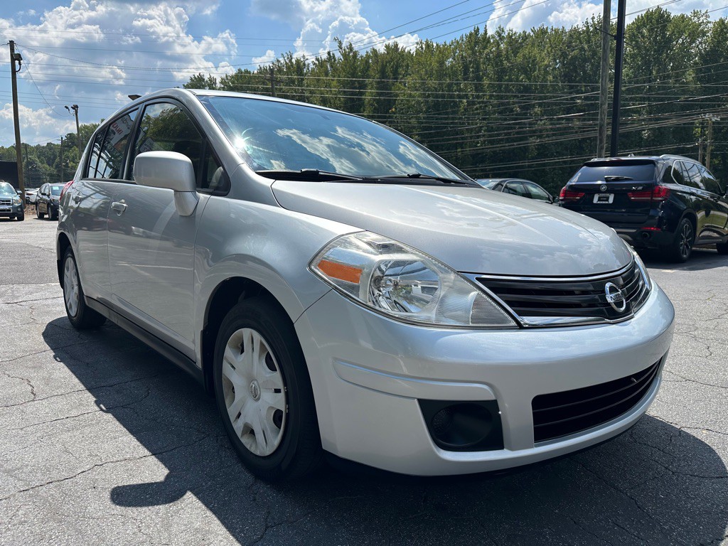 2012 Nissan Versa Image 4